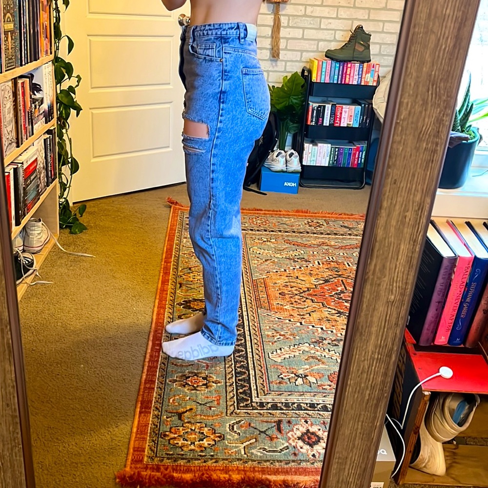 Missguided Riot Ripped Blue Mom Jeans - Picture 2 of 4